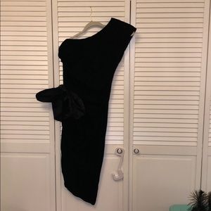 Vintage black velvet one shoulder dress small